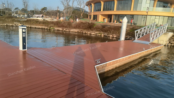 Marina Floating Dock Aluminum Gangways WPC / Plastic / Wood Deck Customized