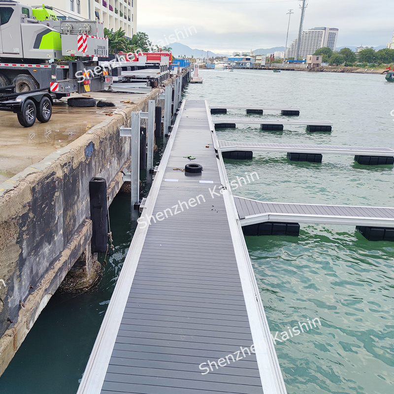 Aluminium Alloy Floating Dock Gangway Marine Floating Pontoon Gangway For Sale